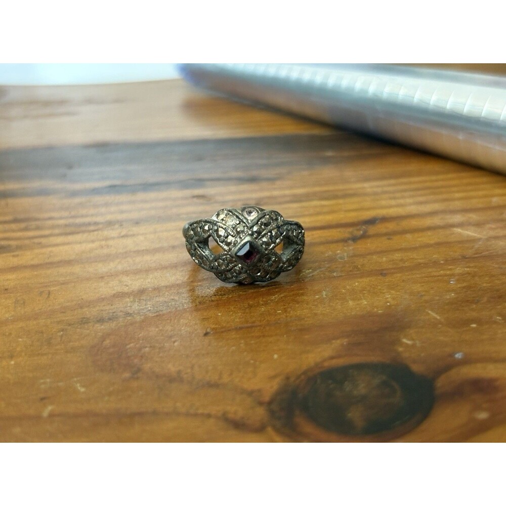 Avon Ring Silver Tone Dome Style Marcasite Faux Amethyst Rhinestone Size 7